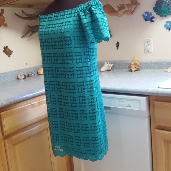 NWT Trina Turk Lace Off Shoulder Shift Dress  XS - Picture 2 of 8